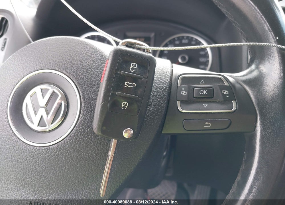 2013 VOLKSWAGEN TIGUAN S VIN: WVGBV3AX7DW608717