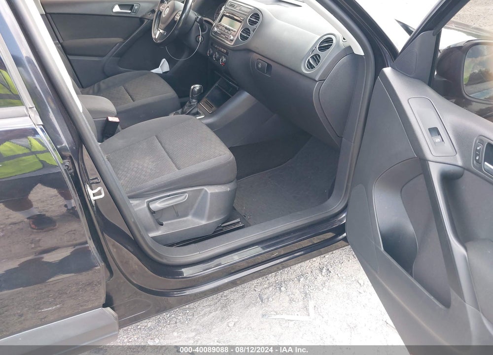 2013 VOLKSWAGEN TIGUAN S VIN: WVGBV3AX7DW608717