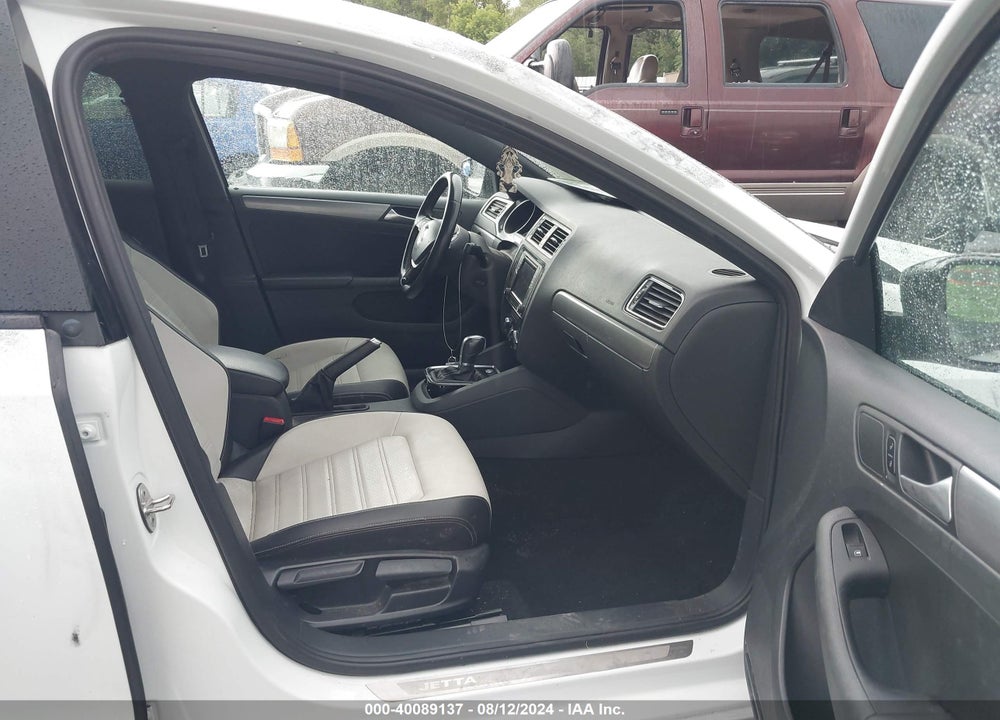 2017 VOLKSWAGEN JETTA 1.8T SPORT VIN: 3VWD17AJ0HM392708