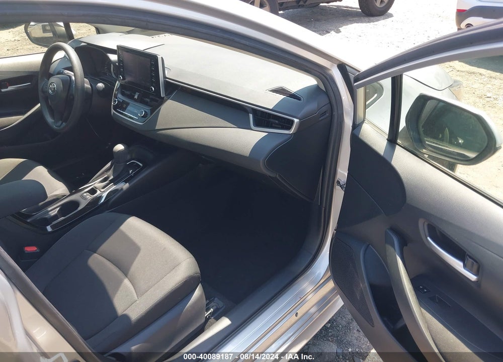 2020 TOYOTA COROLLA LE VIN: JTDVPRAE3LJ093207