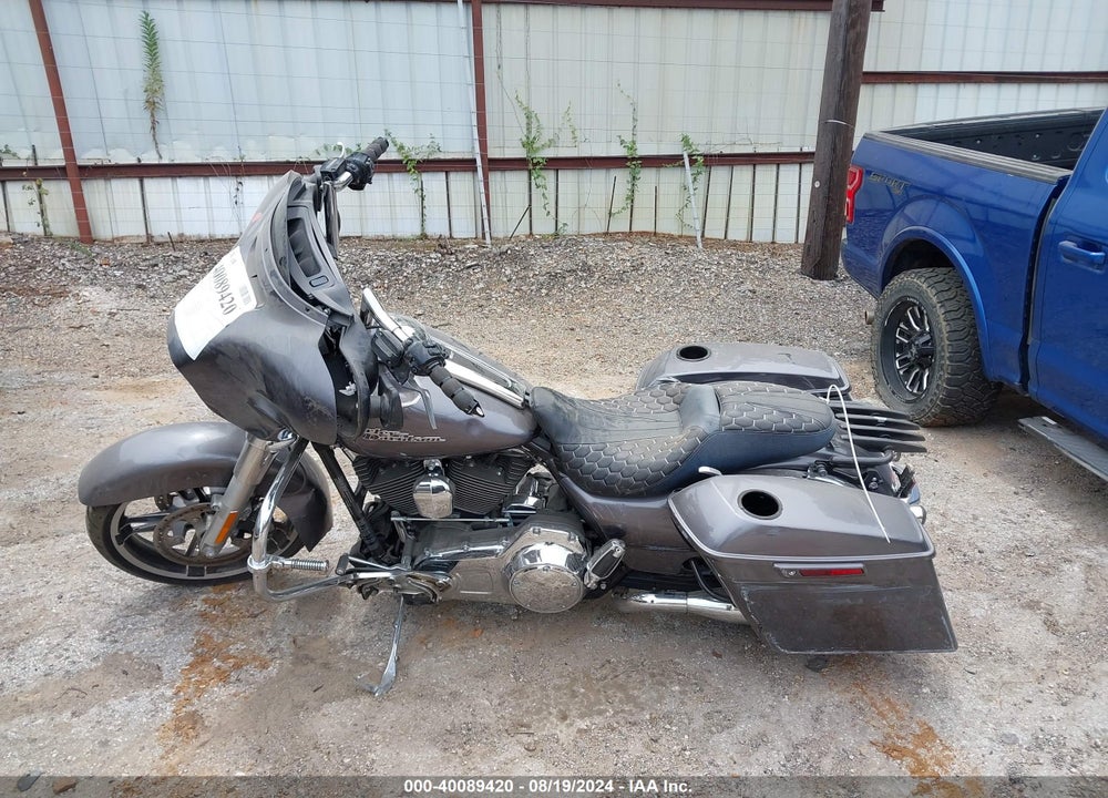 2014 HARLEY-DAVIDSON FLHX STREET GLIDE VIN: 1HD1KBM10EB706716
