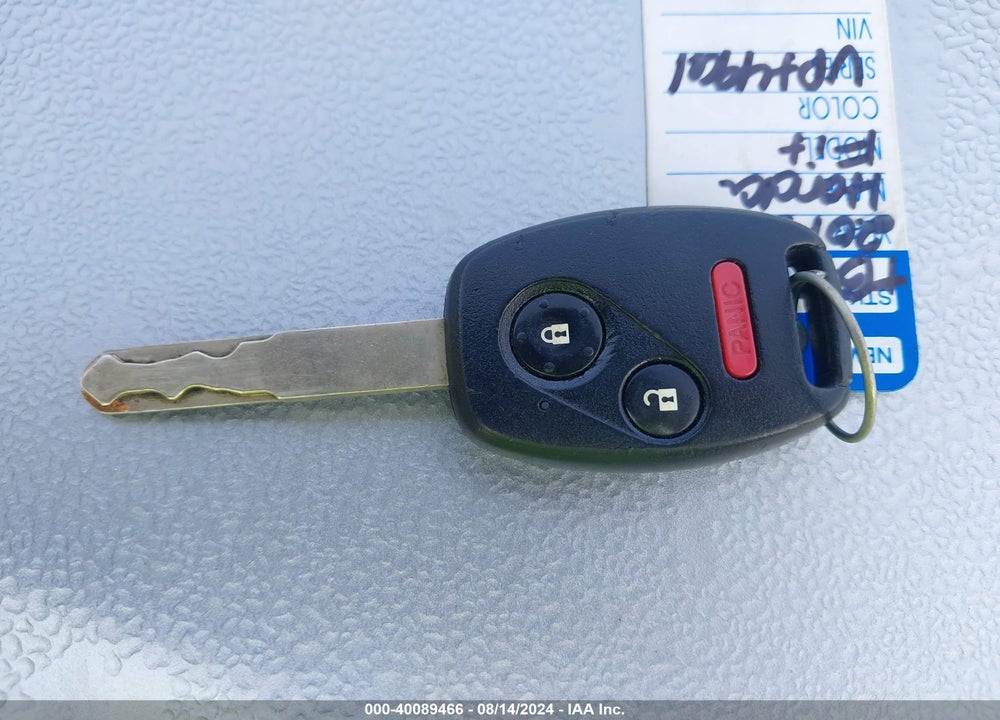 2013 HONDA FIT VIN: JHMGE8H56DC068272