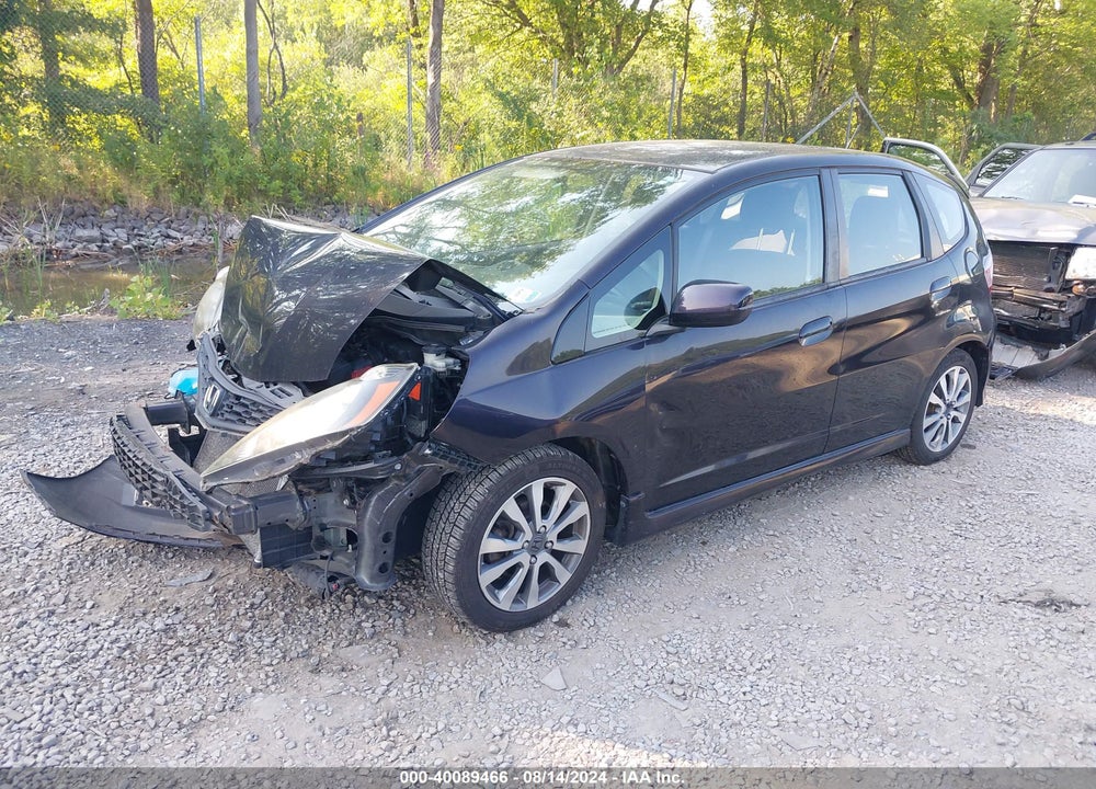2013 HONDA FIT VIN: JHMGE8H56DC068272
