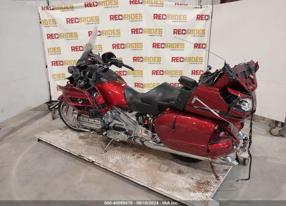 2010 HONDA GL1800 VIN: 1HFSC47H3AA900492
