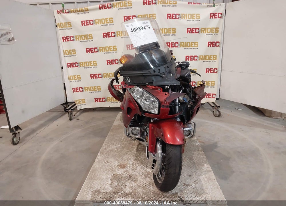 2010 HONDA GL1800 VIN: 1HFSC47H3AA900492