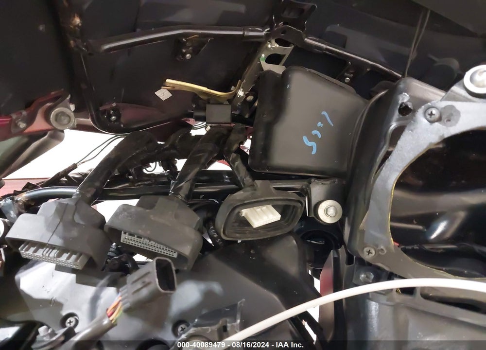 2010 HONDA GL1800 VIN: 1HFSC47H3AA900492