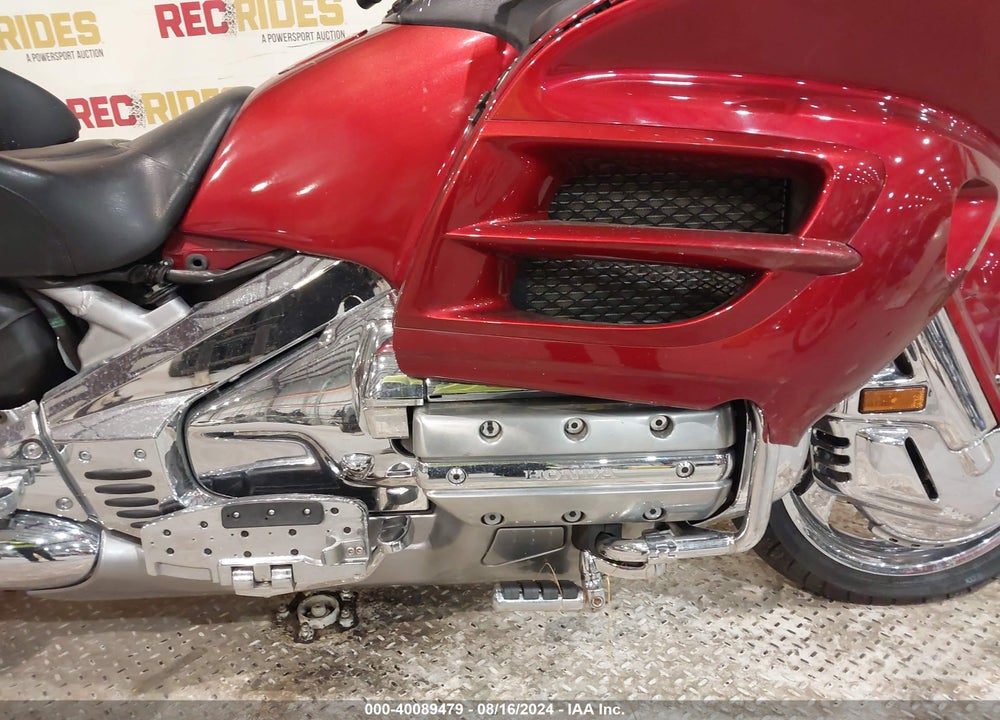 2010 HONDA GL1800 VIN: 1HFSC47H3AA900492