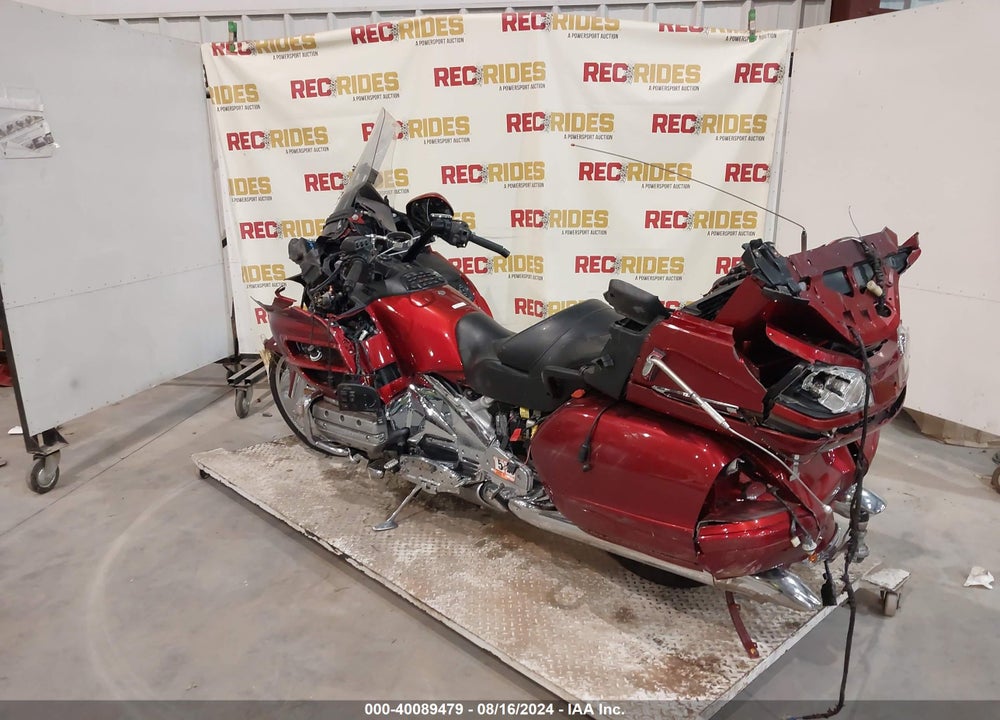 2010 HONDA GL1800 VIN: 1HFSC47H3AA900492
