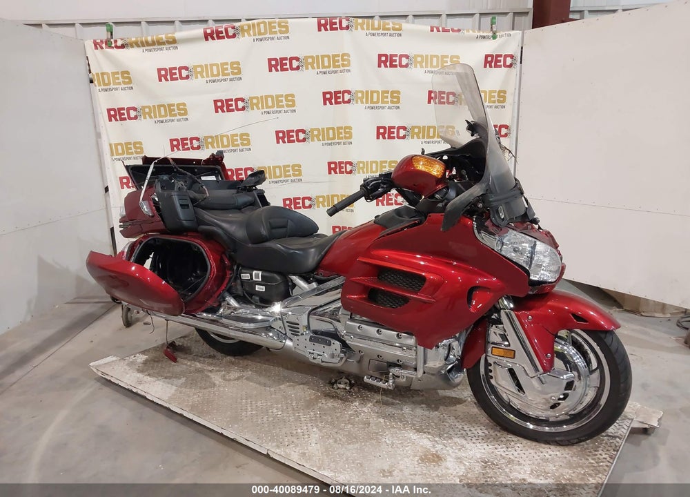 2010 HONDA GL1800 VIN: 1HFSC47H3AA900492