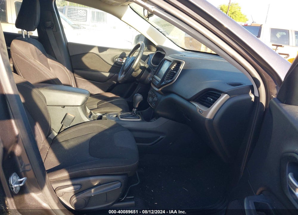 2015 JEEP CHEROKEE LATITUDE VIN: 1C4PJLCSXFW670073