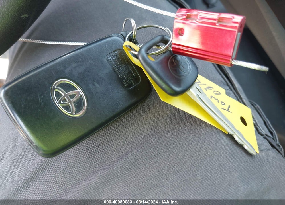 2010 TOYOTA PRIUS II VIN: JTDKN3DU7A0056611