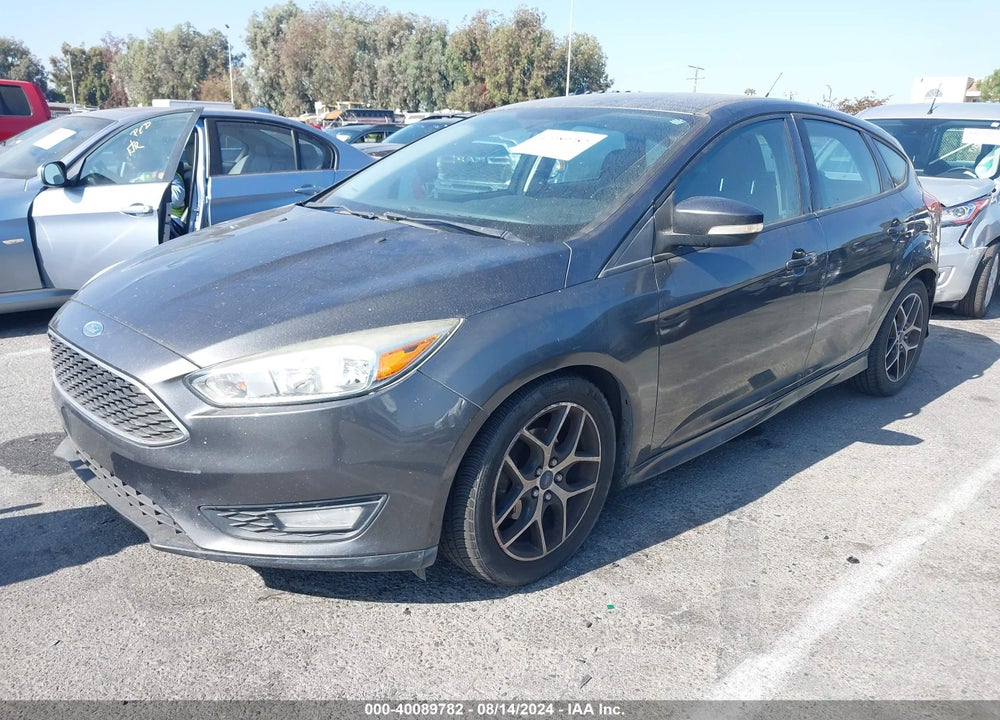 2015 FORD FOCUS SE VIN: 1FADP3K23FL247085