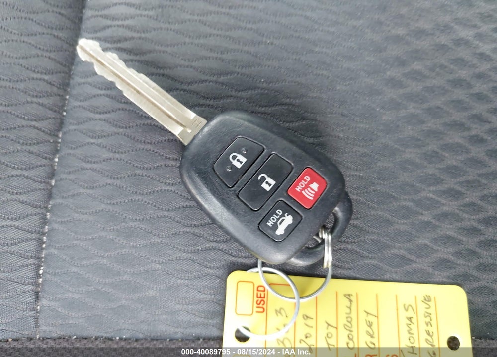 2019 TOYOTA COROLLA LE VIN: 2T1BURHE3KC196753