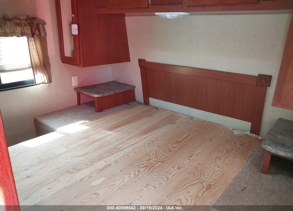 2011 CROSSROADS ZINGER TRAVEL TRAILER VIN: 4V0TC3120BA012948