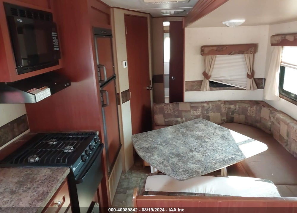 2011 CROSSROADS ZINGER TRAVEL TRAILER VIN: 4V0TC3120BA012948