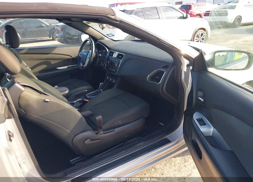 2011 CHRYSLER 200 TOURING VIN: 1C3BC2EGXBN620530