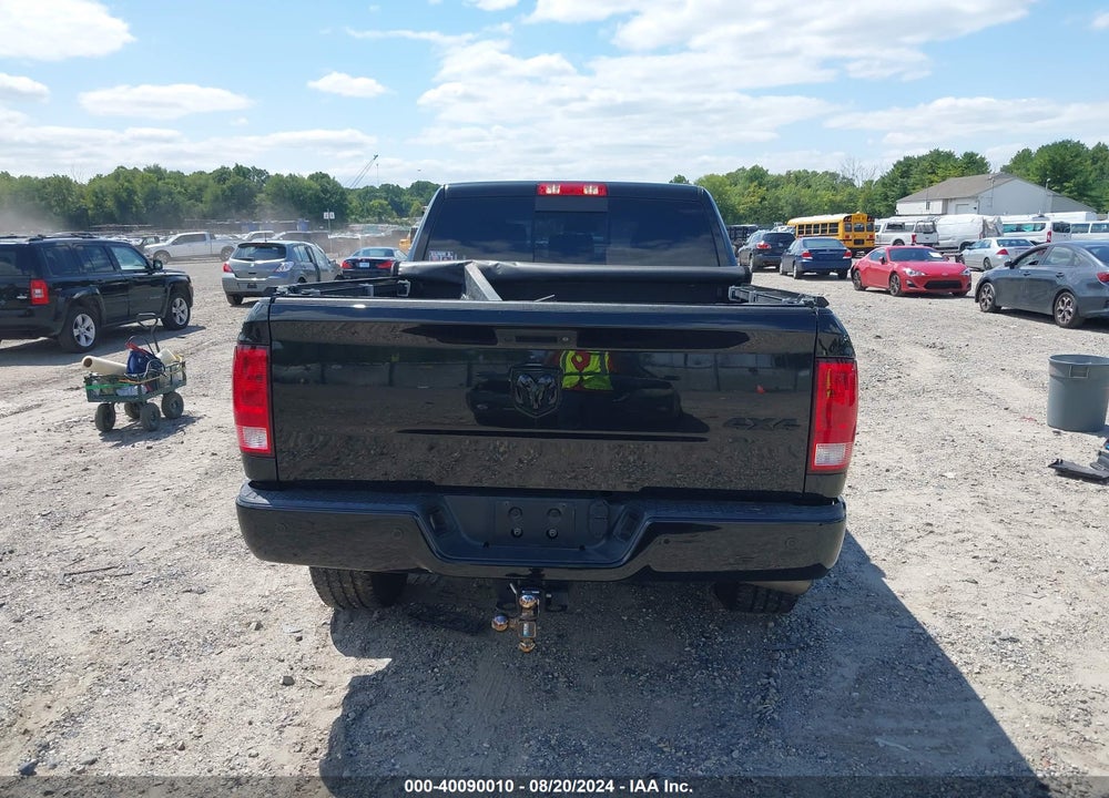 2018 RAM 3500 BIG HORN MEGA CAB 4X4 6'4 BOX VIN: 3C63R3LL6JG393341