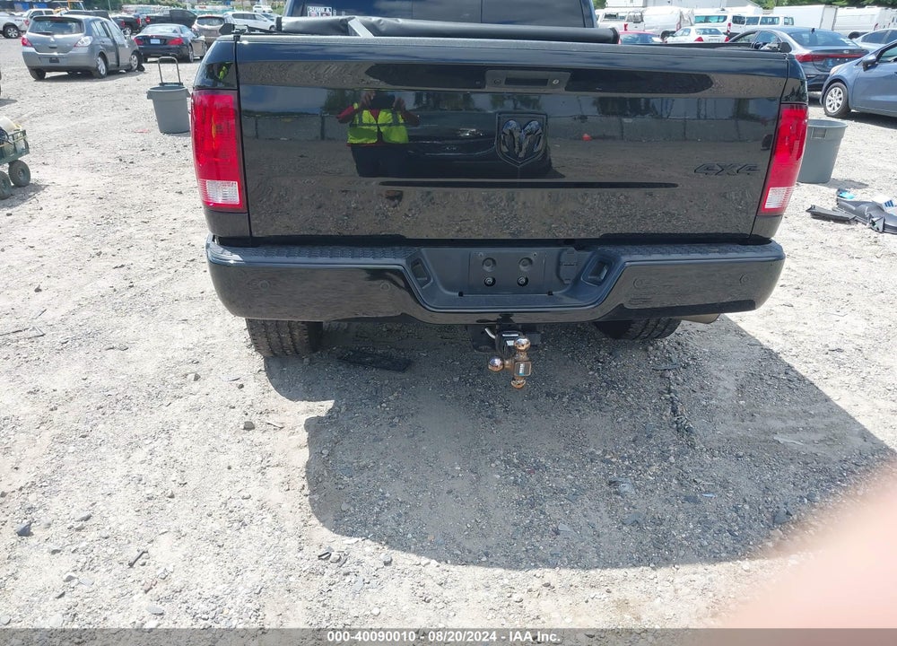2018 RAM 3500 BIG HORN MEGA CAB 4X4 6'4 BOX VIN: 3C63R3LL6JG393341