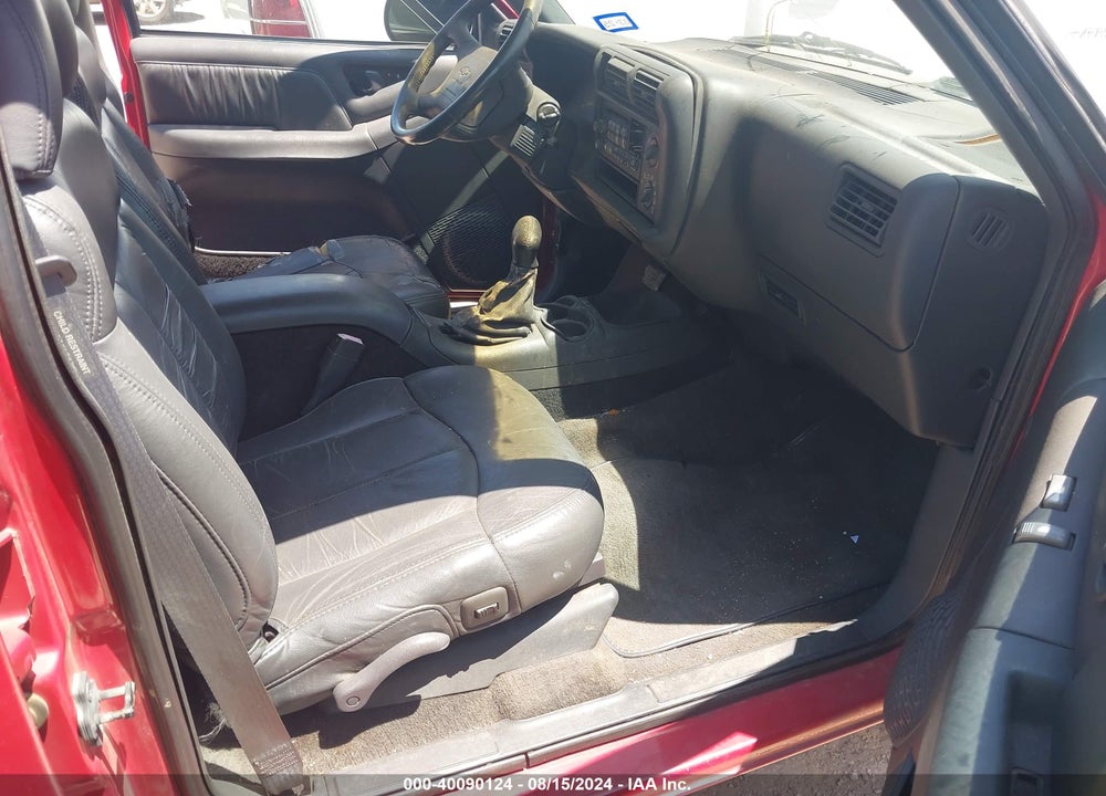 1997 CHEVROLET BLAZER LT VIN: 1GNCS13W4V2146160