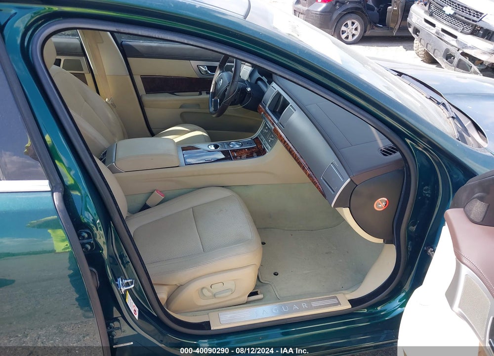 2009 JAGUAR XF PREMIUM LUXURY VIN: SAJWA06B19HR26973