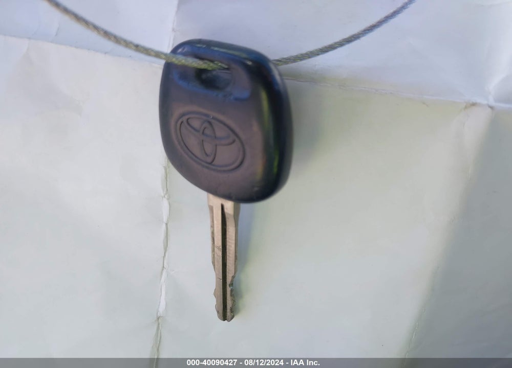 2008 TOYOTA MATRIX VIN: 2T1KR32E28C690800