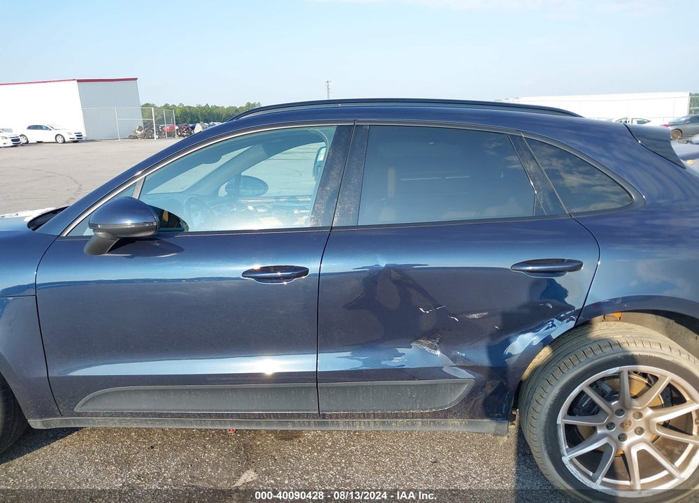 2017 PORSCHE MACAN VIN: WP1AA2A50HLB81651