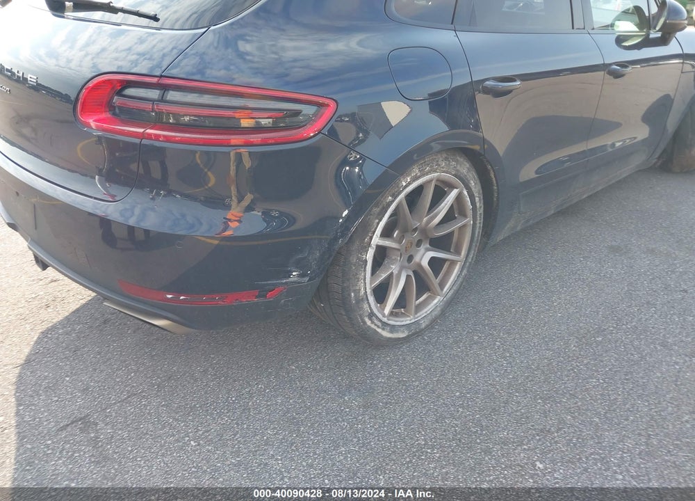 2017 PORSCHE MACAN VIN: WP1AA2A50HLB81651