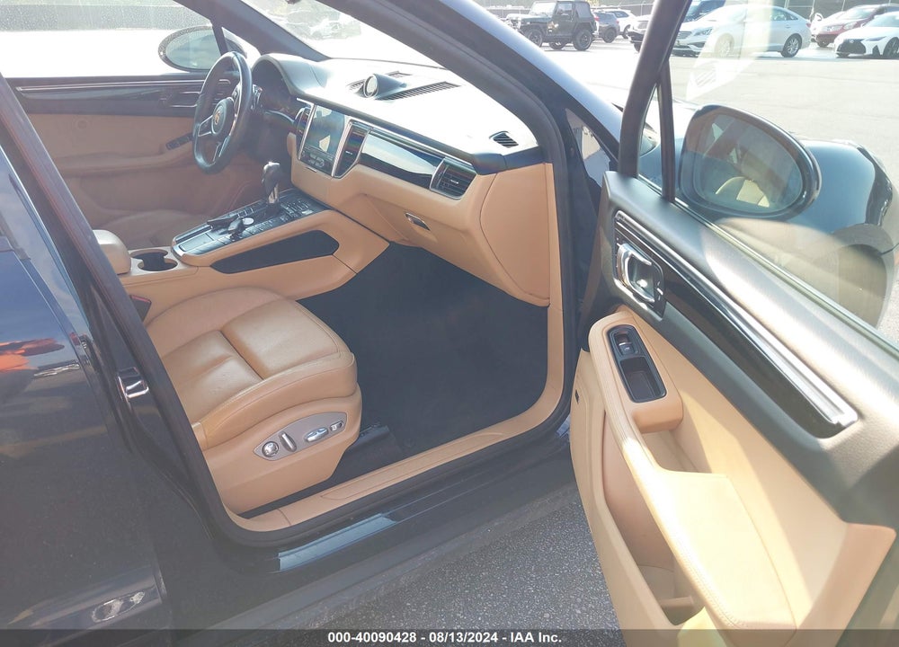 2017 PORSCHE MACAN VIN: WP1AA2A50HLB81651