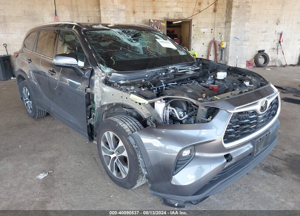 2021 TOYOTA HIGHLANDER XLE VIN: 5TDGZRBH0MS135350