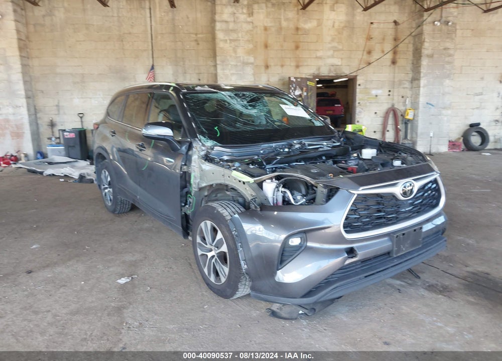 2021 TOYOTA HIGHLANDER XLE VIN: 5TDGZRBH0MS135350