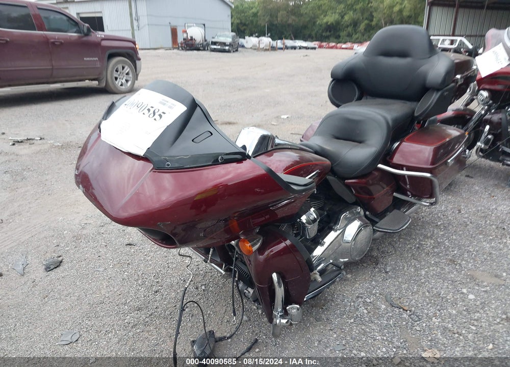 2017 HARLEY-DAVIDSON FLTRU VIN: 1HD1KGD12HB682369