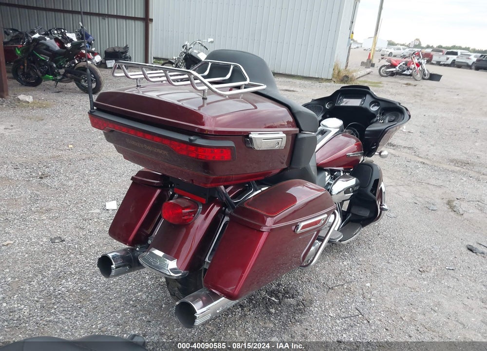 2017 HARLEY-DAVIDSON FLTRU VIN: 1HD1KGD12HB682369