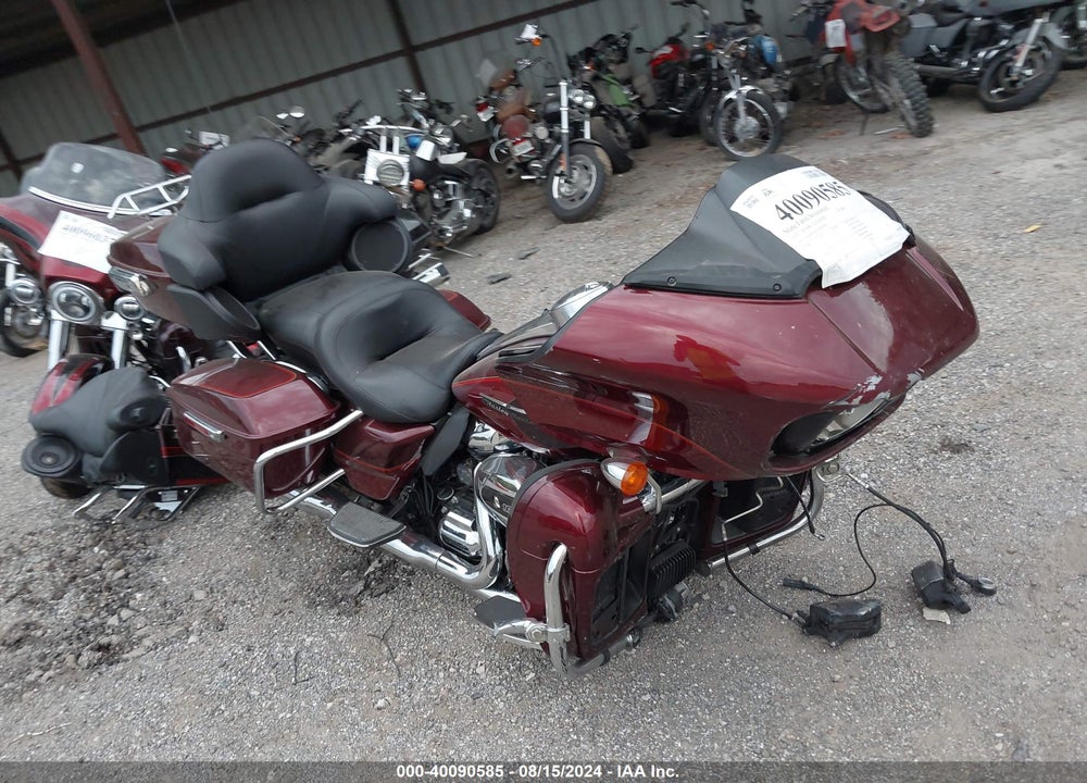 2017 HARLEY-DAVIDSON FLTRU VIN: 1HD1KGD12HB682369
