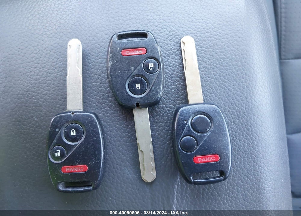 2006 HONDA PILOT LX VIN: 5FNYF28116B048739