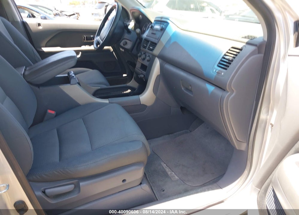 2006 HONDA PILOT LX VIN: 5FNYF28116B048739