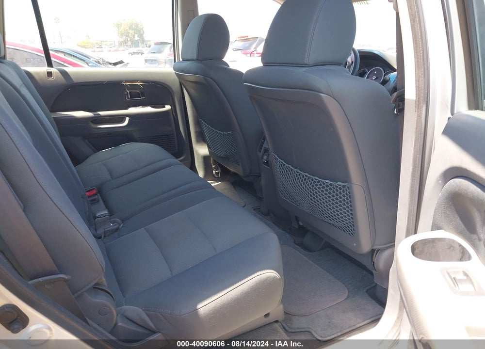 2006 HONDA PILOT LX VIN: 5FNYF28116B048739