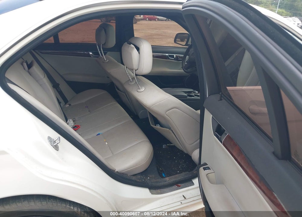 2009 MERCEDES-BENZ C 300 LUXURY/SPORT VIN: WDDGF54X99R072251