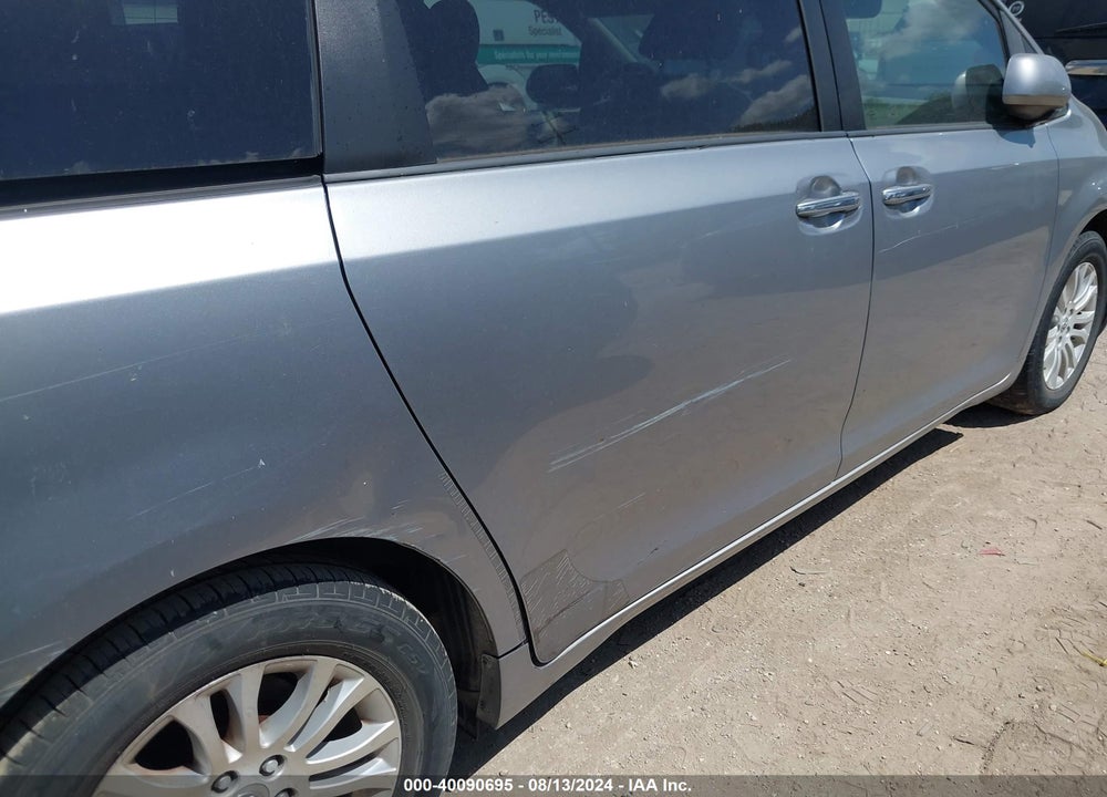 2011 TOYOTA SIENNA XLE V6 VIN: 5TDYK3DC4BS094564