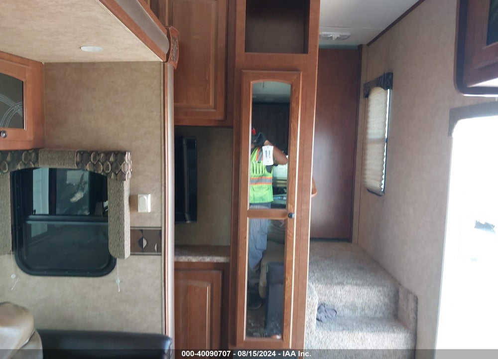2011 HEARTLAND ELKRIDGE VIN: 5SFRG2924BE231778