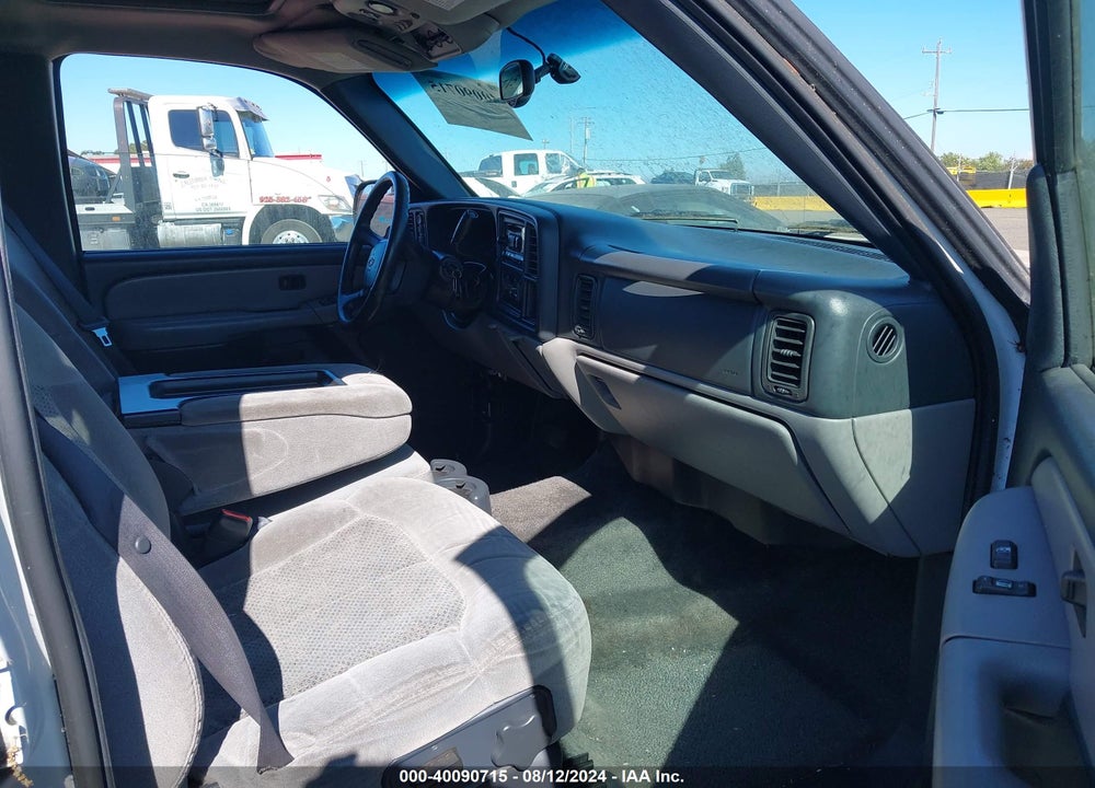 2001 CHEVROLET TAHOE LS VIN: 1GNEK13T21R110399