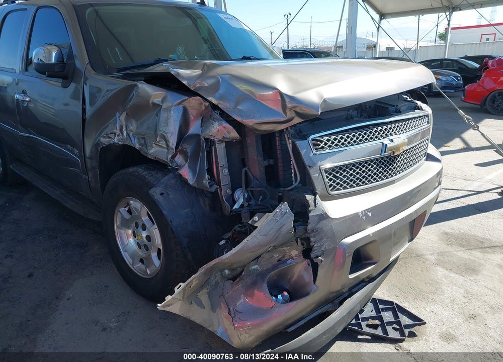 2011 CHEVROLET TAHOE LTZ VIN: 1GNSCCE05BR136186