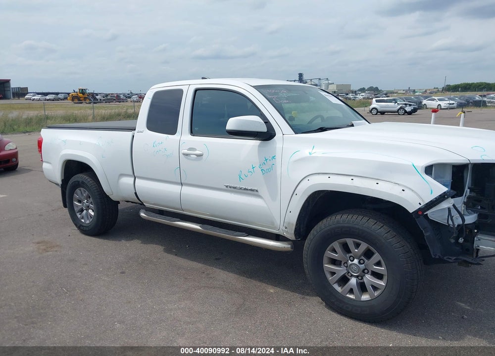 2017 TOYOTA TACOMA SR5 V6 VIN: 5TFSZ5AN4HX058931