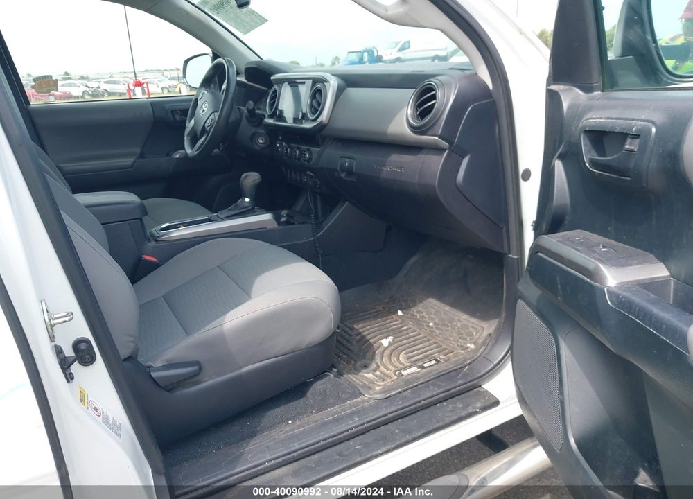 2017 TOYOTA TACOMA SR5 V6 VIN: 5TFSZ5AN4HX058931