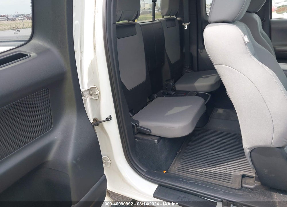 2017 TOYOTA TACOMA SR5 V6 VIN: 5TFSZ5AN4HX058931