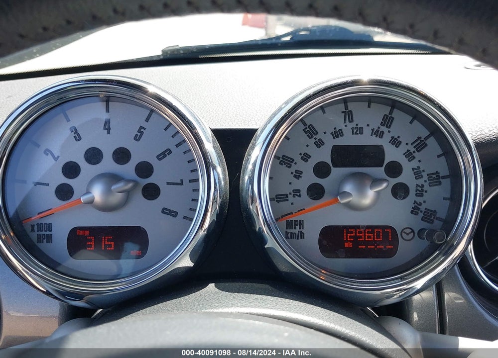 2006 MINI COOPER S VIN: WMWRH33526TK57948
