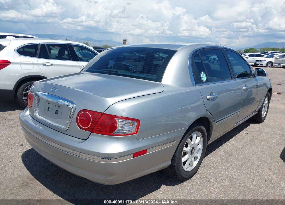 2005 KIA AMANTI VIN: KNALD124555071550