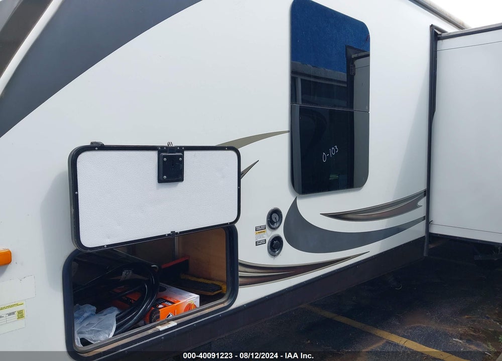 2015 KEYSTONE RV KEYSTONE VIN: 4YDT34B22FA421700