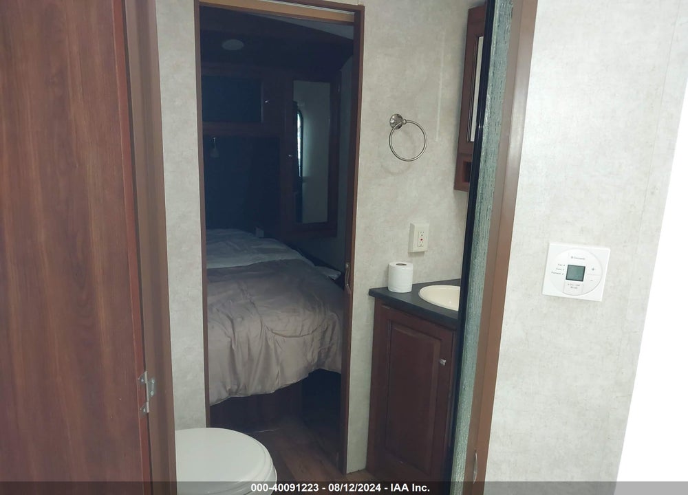 2015 KEYSTONE RV KEYSTONE VIN: 4YDT34B22FA421700
