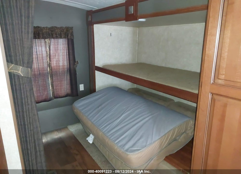 2015 KEYSTONE RV KEYSTONE VIN: 4YDT34B22FA421700