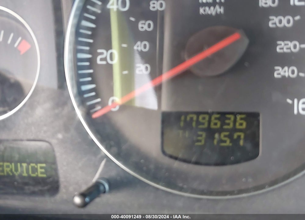 2004 VOLVO XC70 2.5T VIN: YV1SZ59H741163100